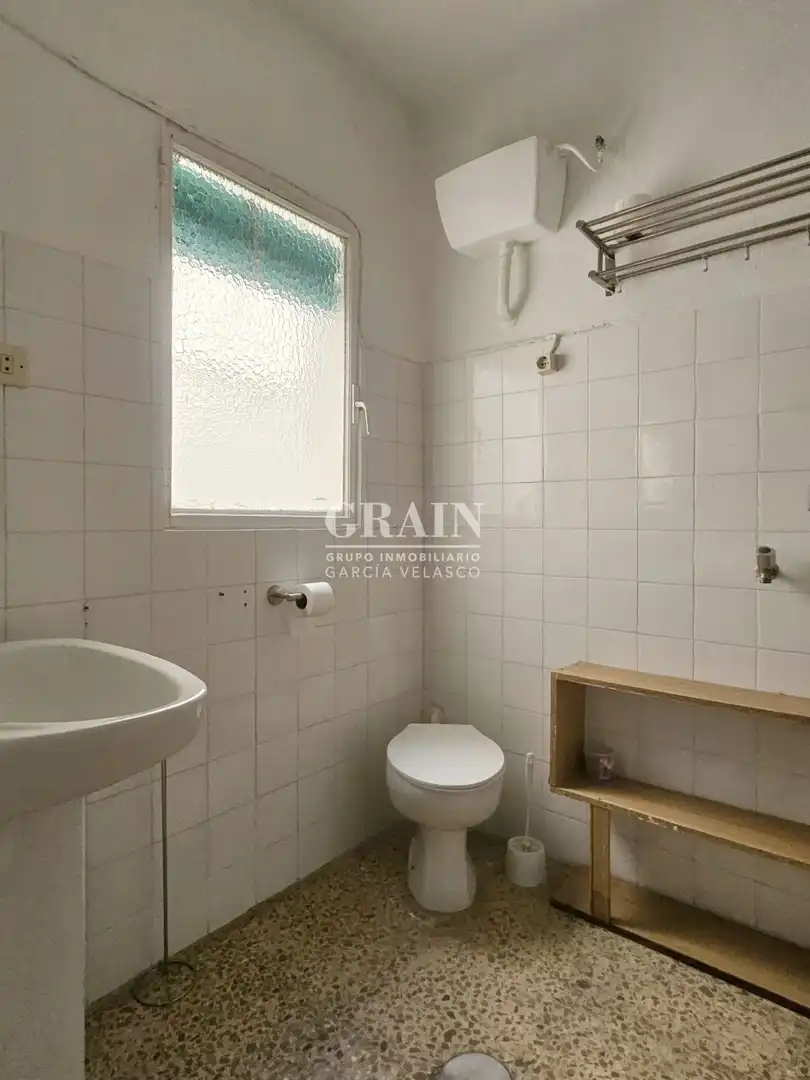 Baño de Piso en venta en Albacete con Balcón