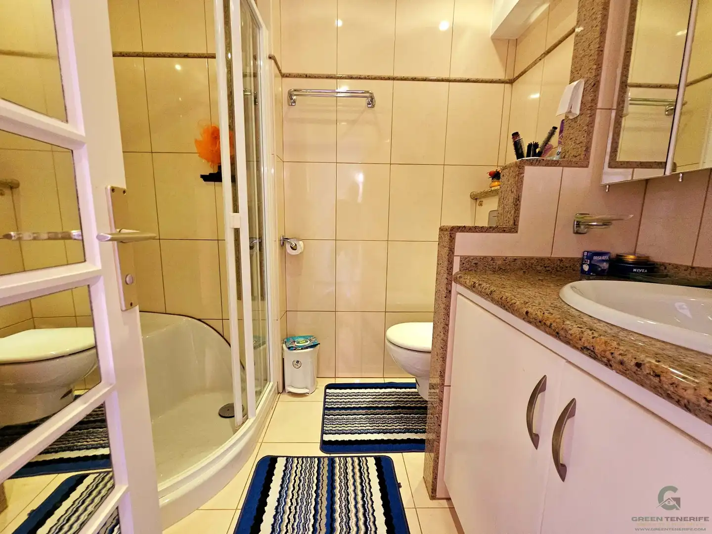 Baño de Piso en venta en Adeje con Aire acondicionado, Terraza y Piscina