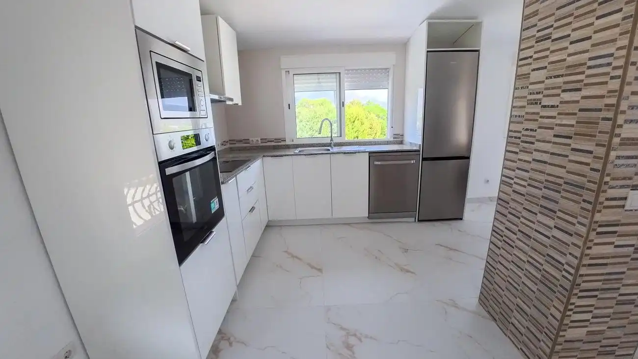 Küche von Haus oder Chalet zur Miete in L'Alfàs del Pi mit Klimaanlage, Privatgarten und Abstellraum