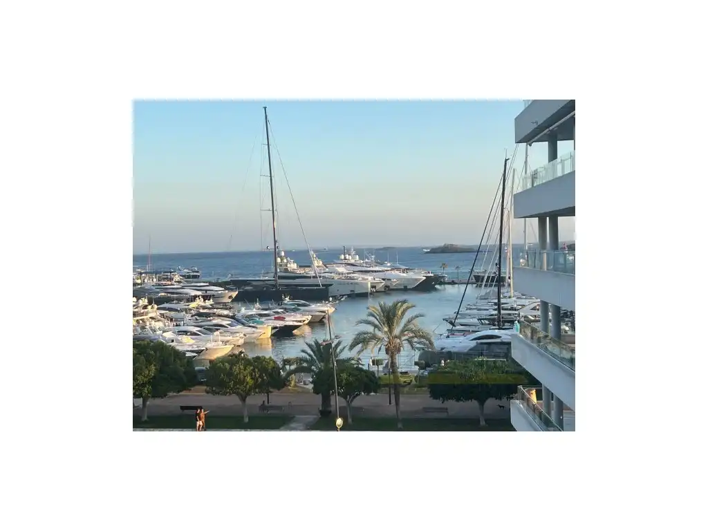 Vista exterior de Piso en venta en Eivissa con Aire acondicionado, Jardín privado y Terraza