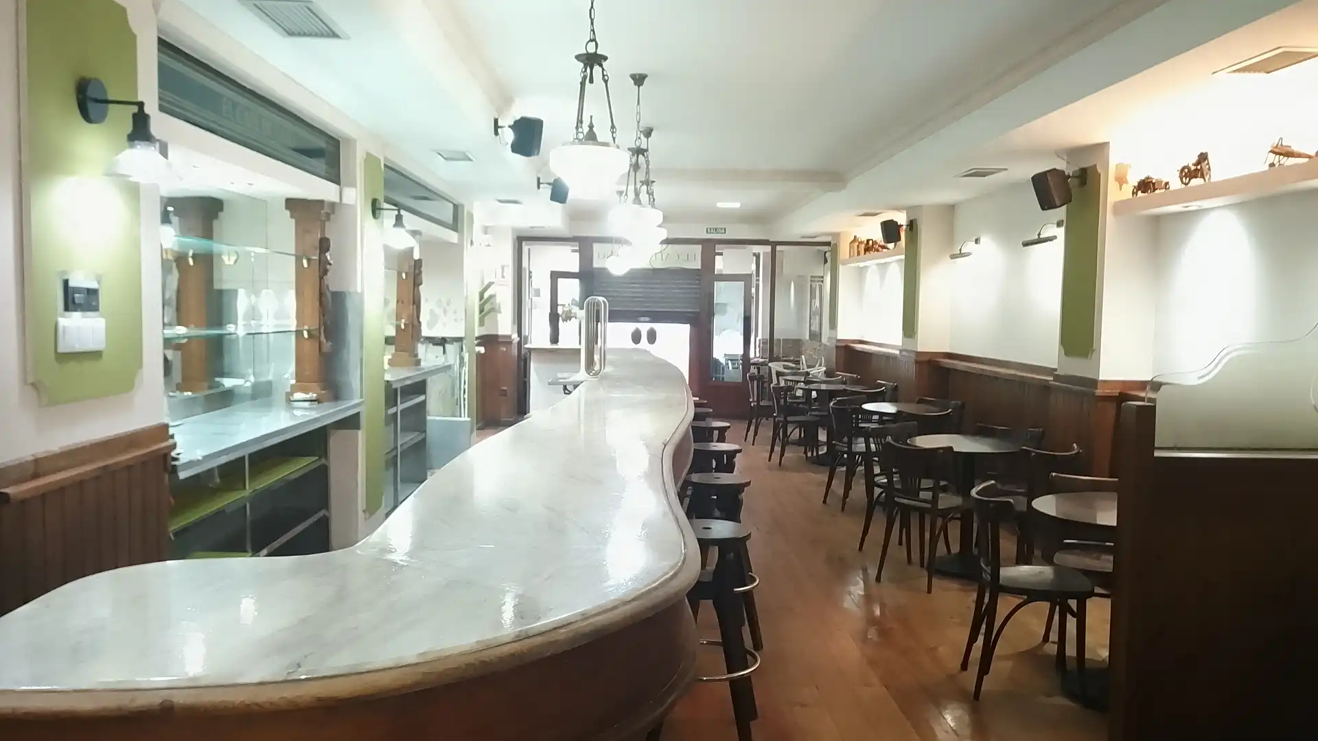 Local en venta en Gijón  con Terraza, Amueblado y Internet