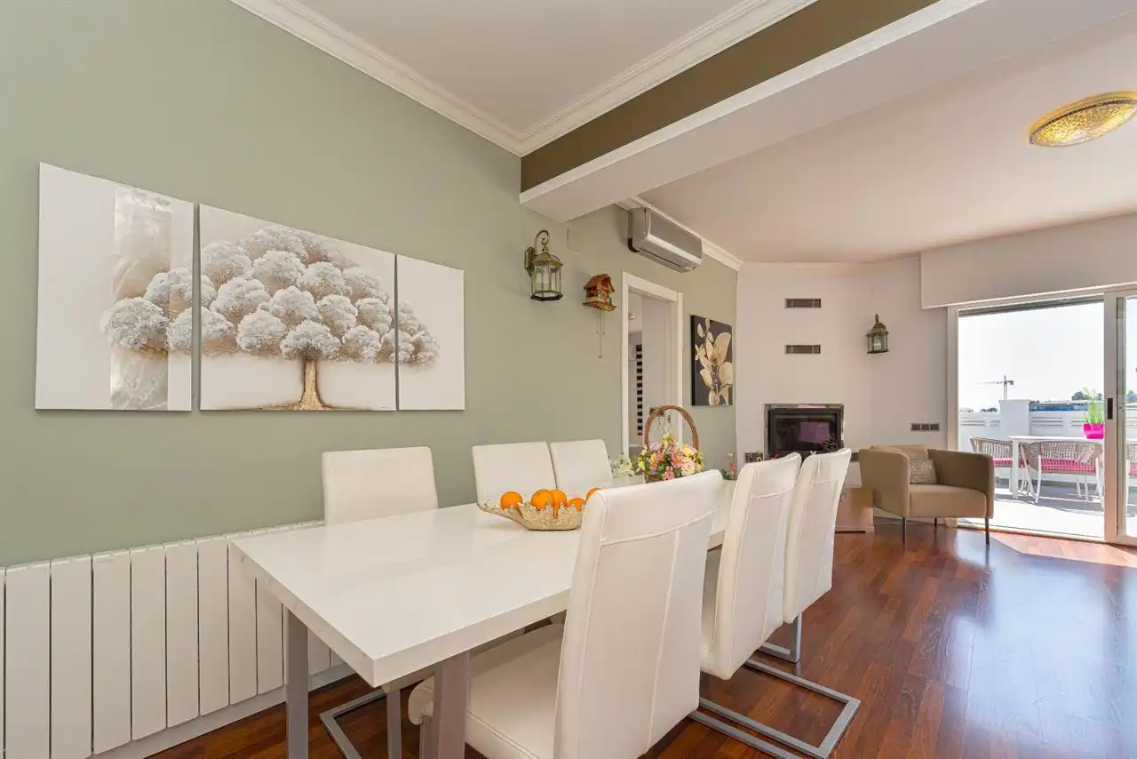 Comedor de Casa o chalet en venta en La Nucia con Aire acondicionado, Jardín privado y Piscina