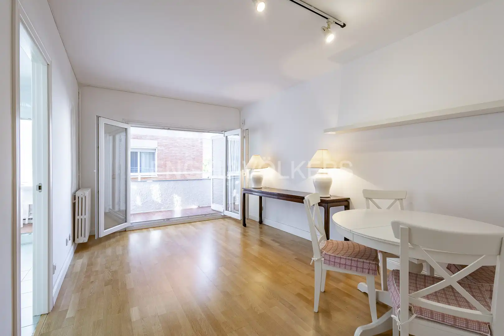 Vista exterior de Piso en venta en Sant Just Desvern con Calefacción, Jardín privado y Parquet