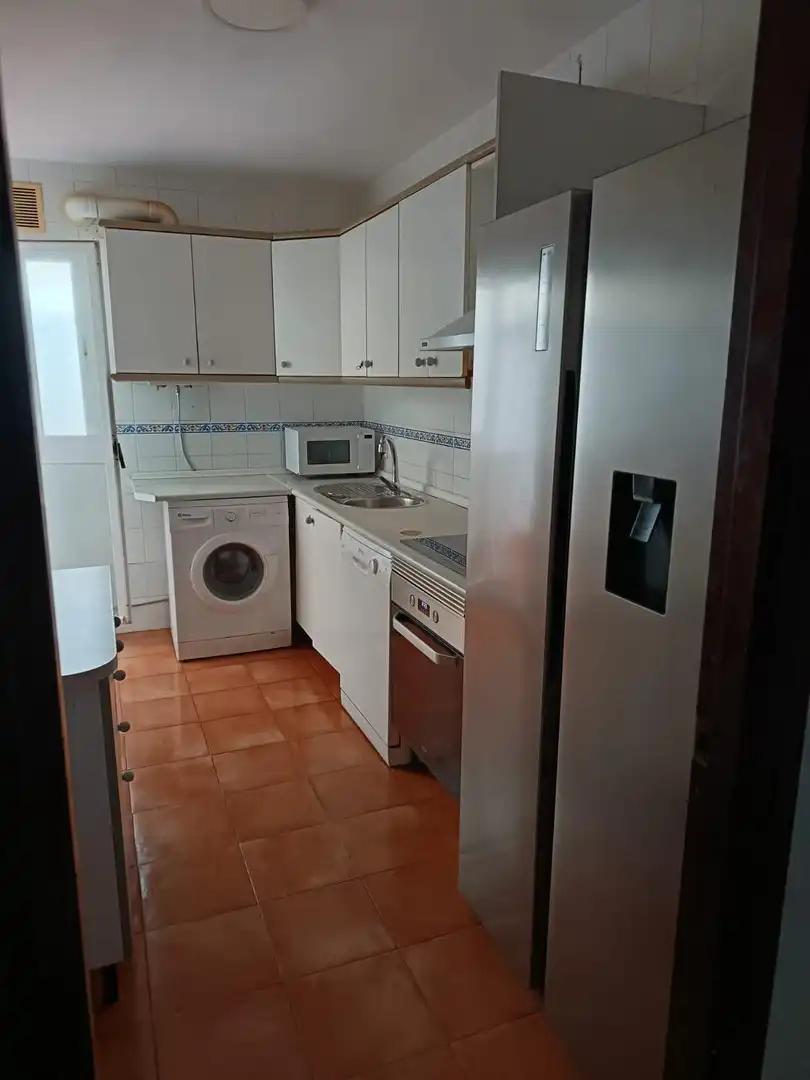 Küche von Erdgeschoss zum Verkauf in Puerto Real mit Klimaanlage und Terrasse