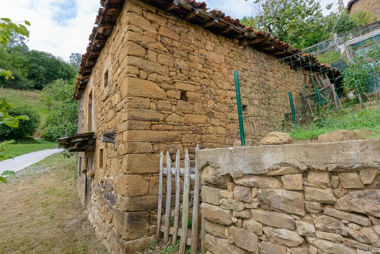 Vista exterior de Finca rústica en venda en Mieres (Asturias)