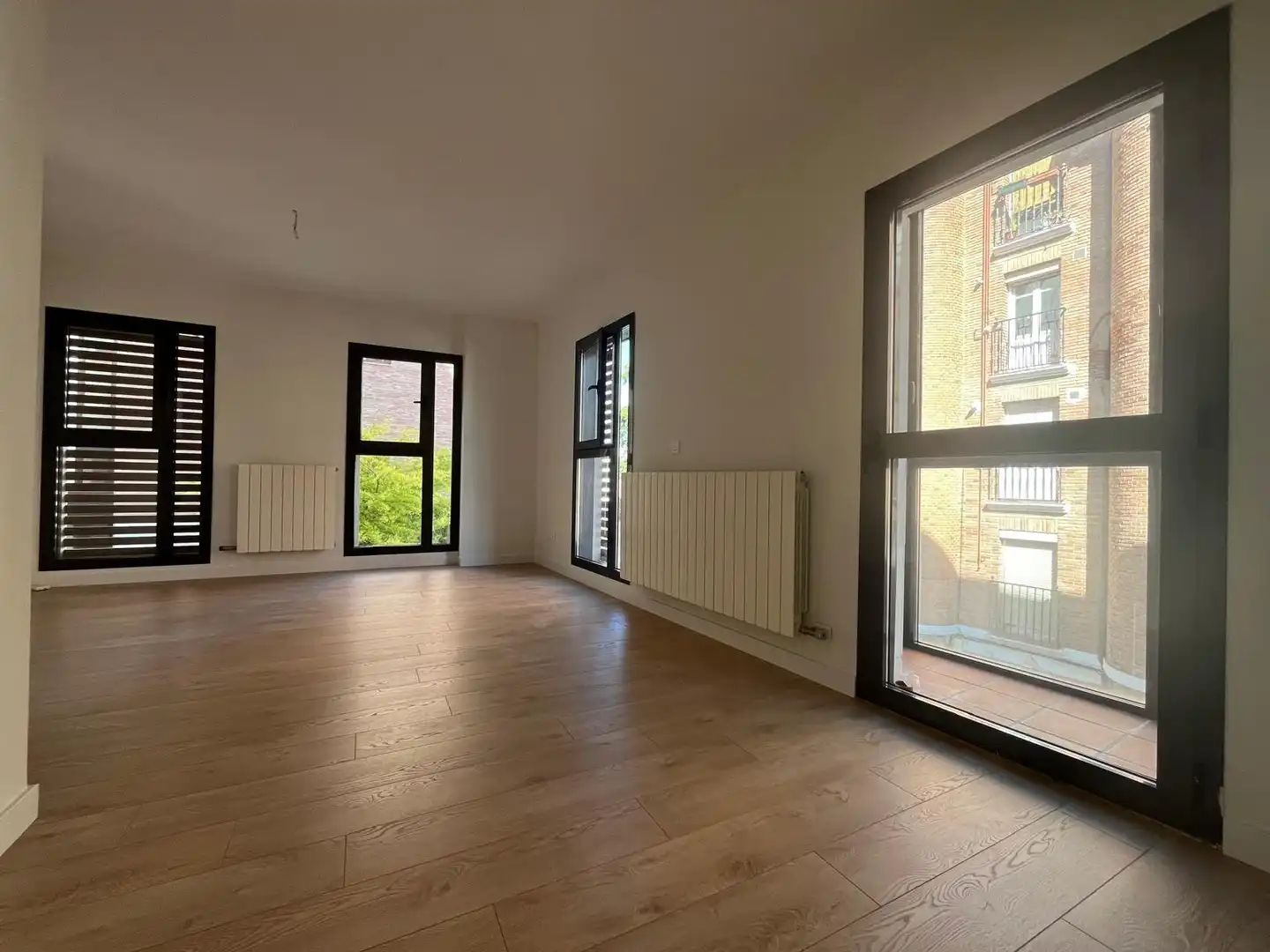 Schlafzimmer von Wohnung zur Miete in Burgos mit Heizung und Balkon
