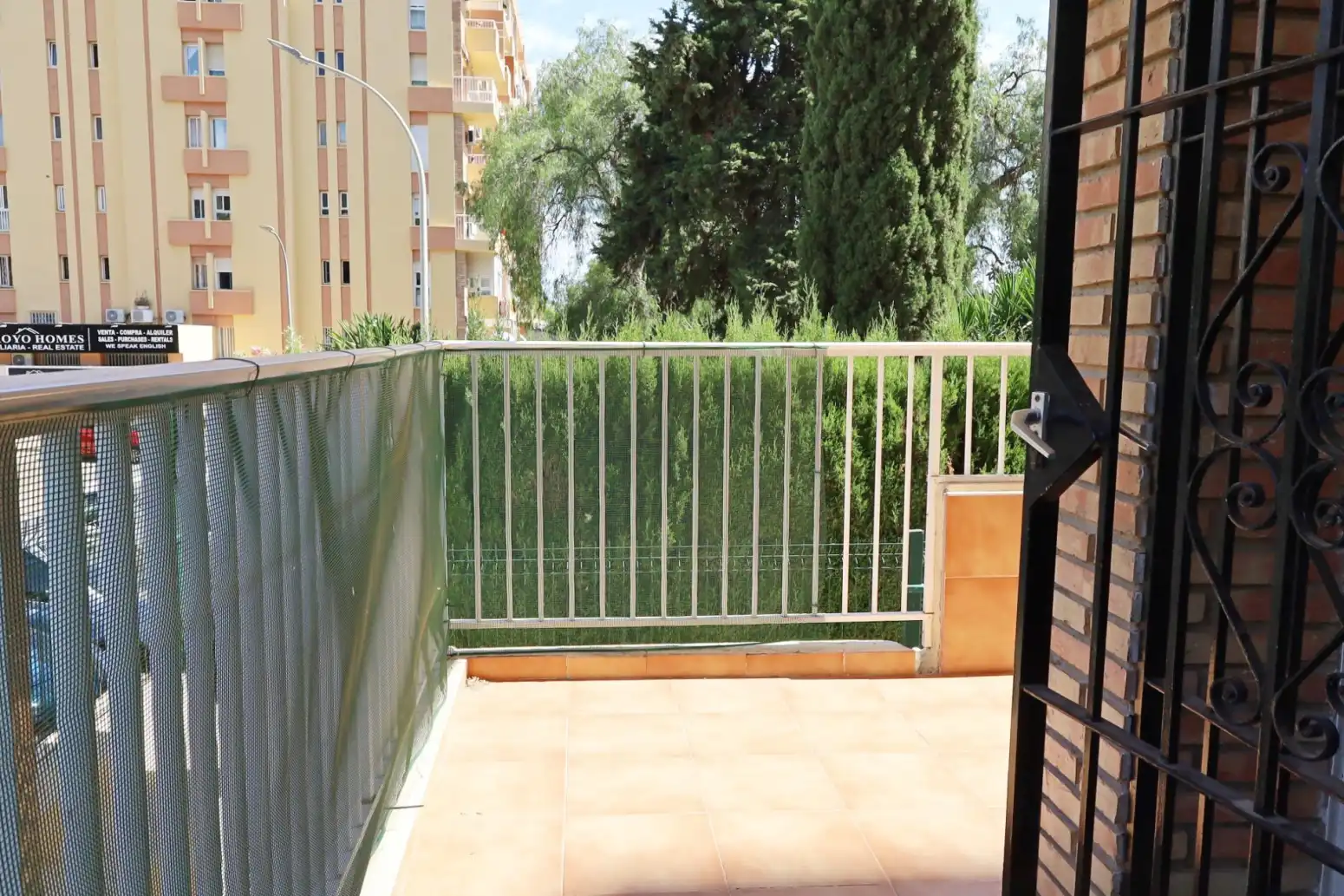 Terraza de Piso en venta en Benalmádena con Jardín privado, Terraza y Amueblado