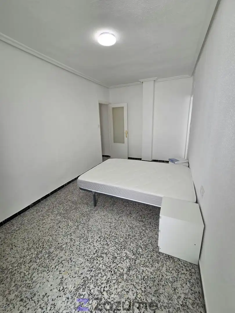 Dormitori de Pis de lloguer en Molina de Segura amb Moblat, Forn i Rentadora