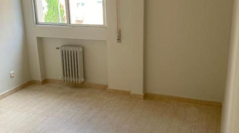 Foto 2 de Piso de alquiler en Valdezarza, Madrid