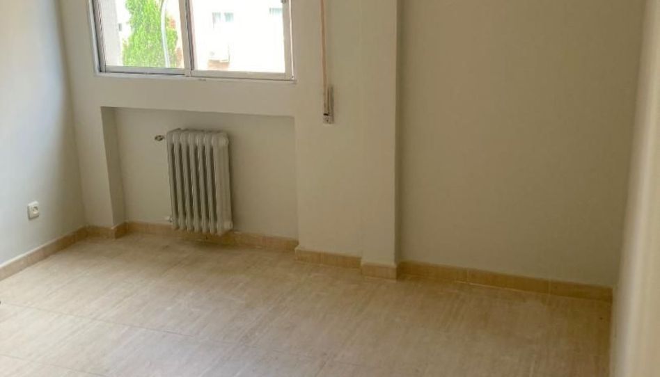 Piso de alquiler en Valdezarza - Imagen 2