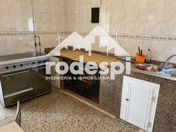 Cuina de Casa o xalet en venda en A Cañiza   amb Traster i Moblat