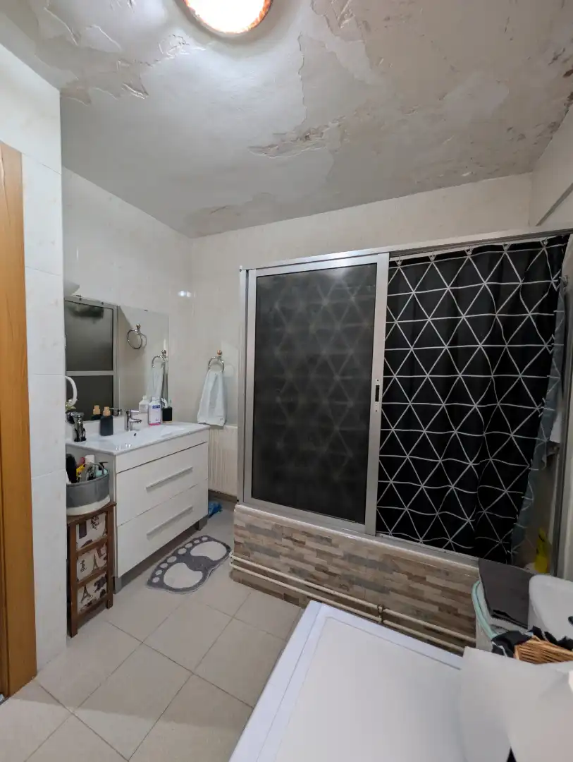 Baño de Piso en venta en Cuenca con Calefacción, Terraza y Balcón