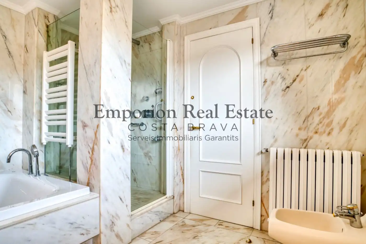 Bathroom of Flat for rent in Palamós  with Air Conditioner, Terrace and Furnished