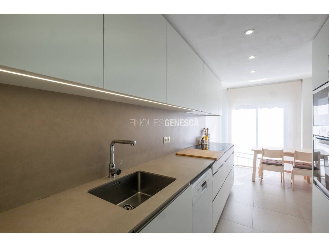 Cuina de Dúplex en venda en Terrassa amb Aire condicionat, Calefacció i Jardí privat