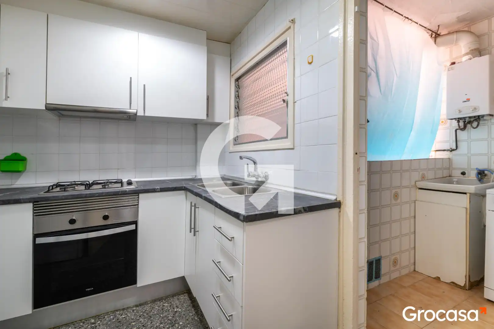 Cuina de Pis en venda en Sant Feliu de Llobregat amb Forn, Rentadora i TV