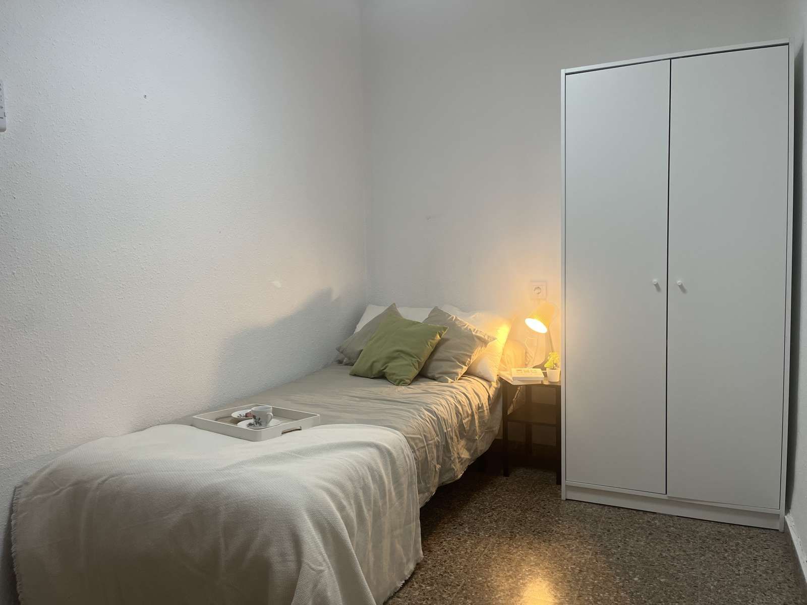 Dormitori de Pis per a compartir en  Valencia Capital amb Aire condicionat, Calefacció i Terrassa