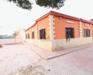 Vista exterior de Casa o xalet en venda en Alicante / Alacant amb Aire condicionat, Terrassa i Piscina