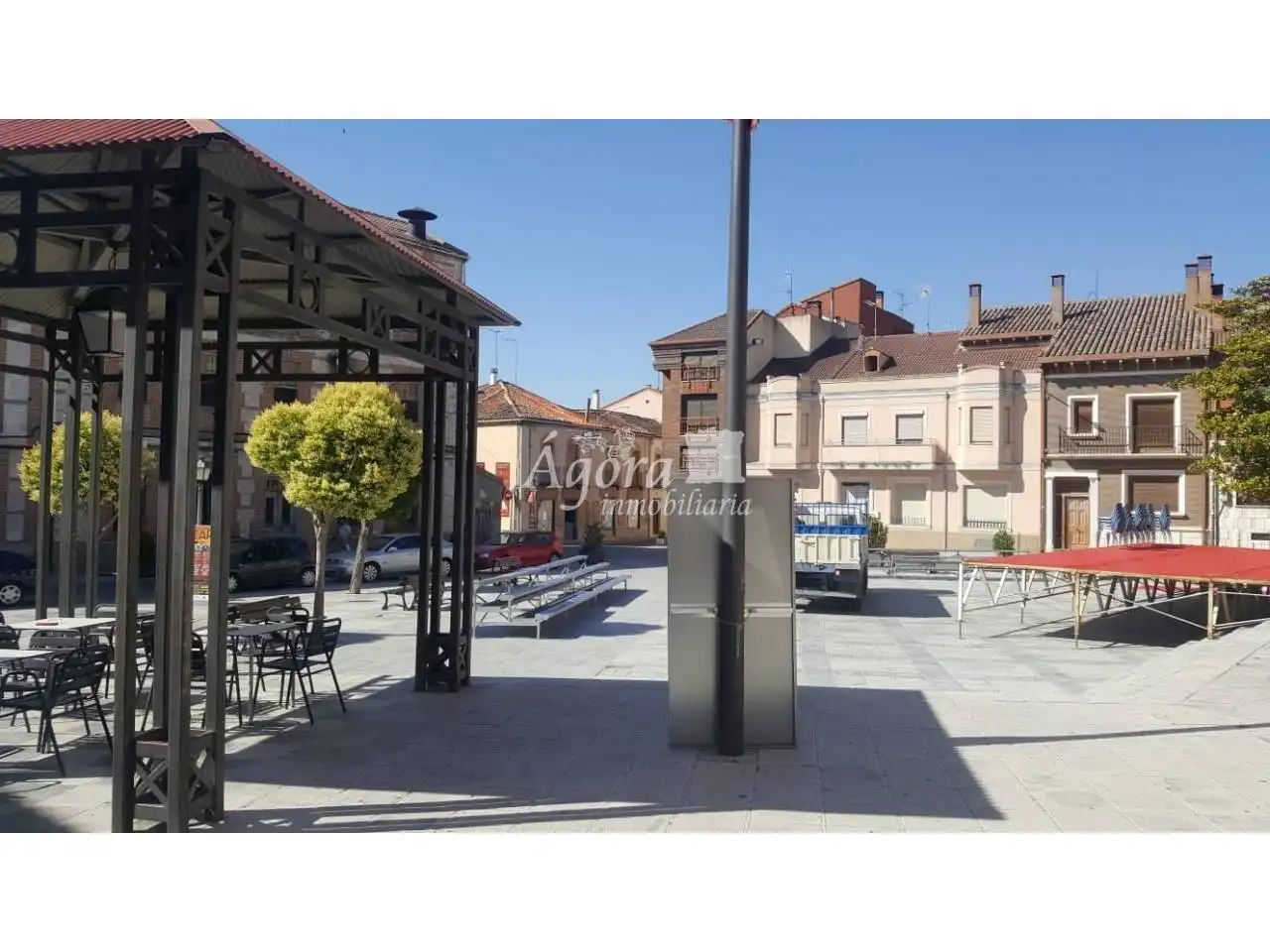 Außenansicht von Gebäude zum Verkauf in Íscar