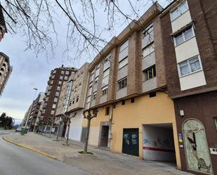 Vista exterior de Pis en venda en Ponferrada amb Calefacció, Terrassa i Traster