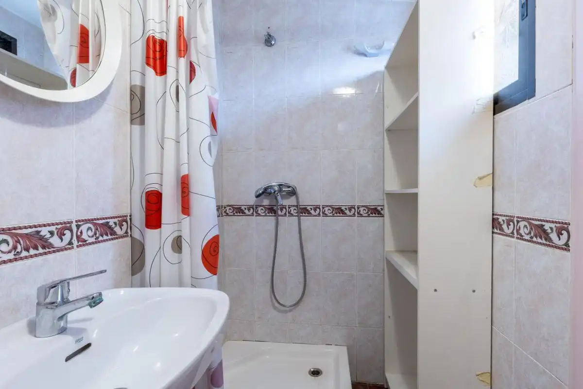 Bathroom of Attic for sale in Picassent  with Air Conditioner, Heating and Terrace