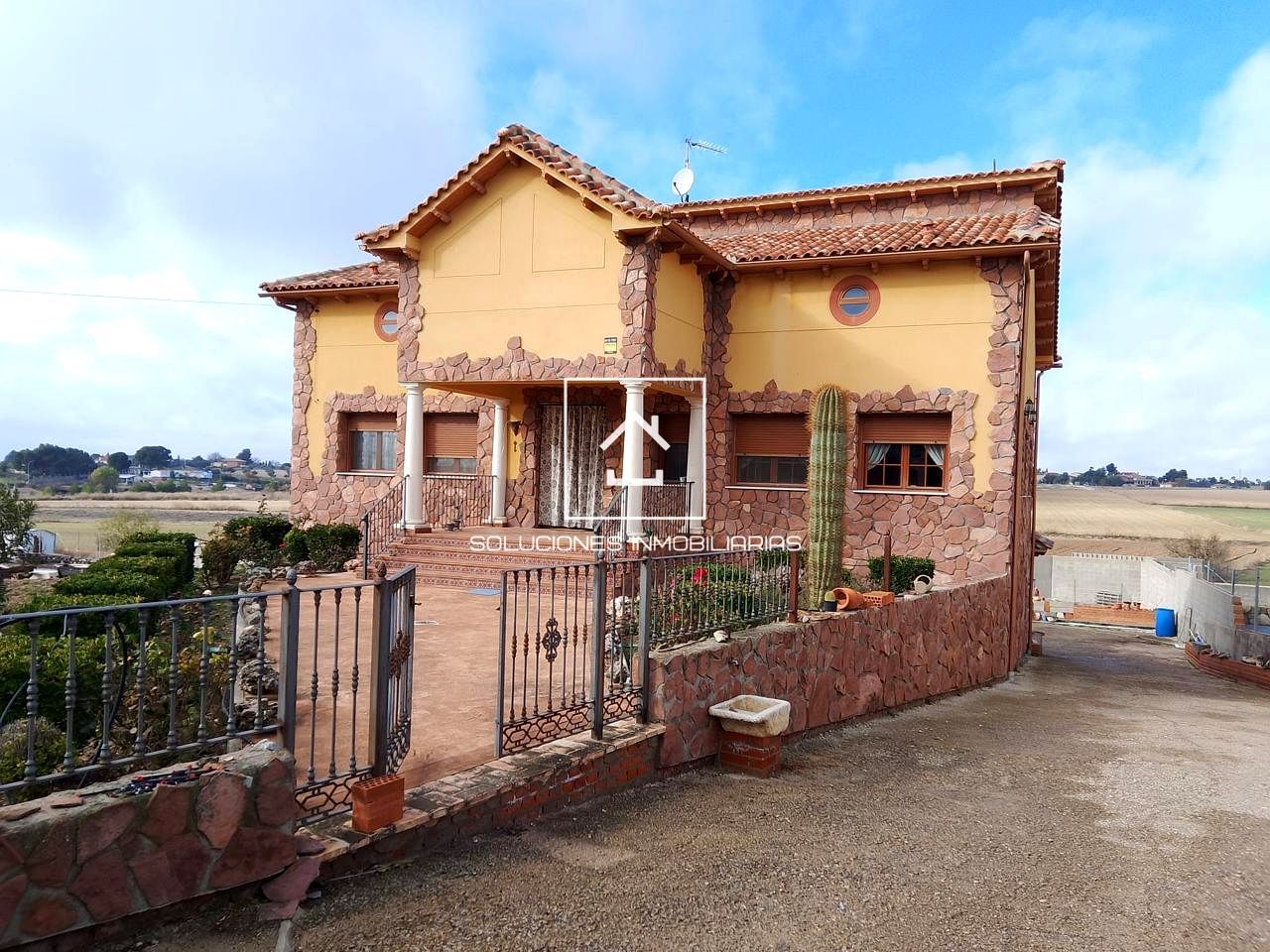 Vista exterior de Casa o xalet en venda en Colmenar de Oreja