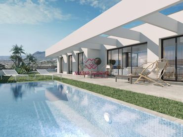 Villa avec piscine à vendre à Golf Bahía