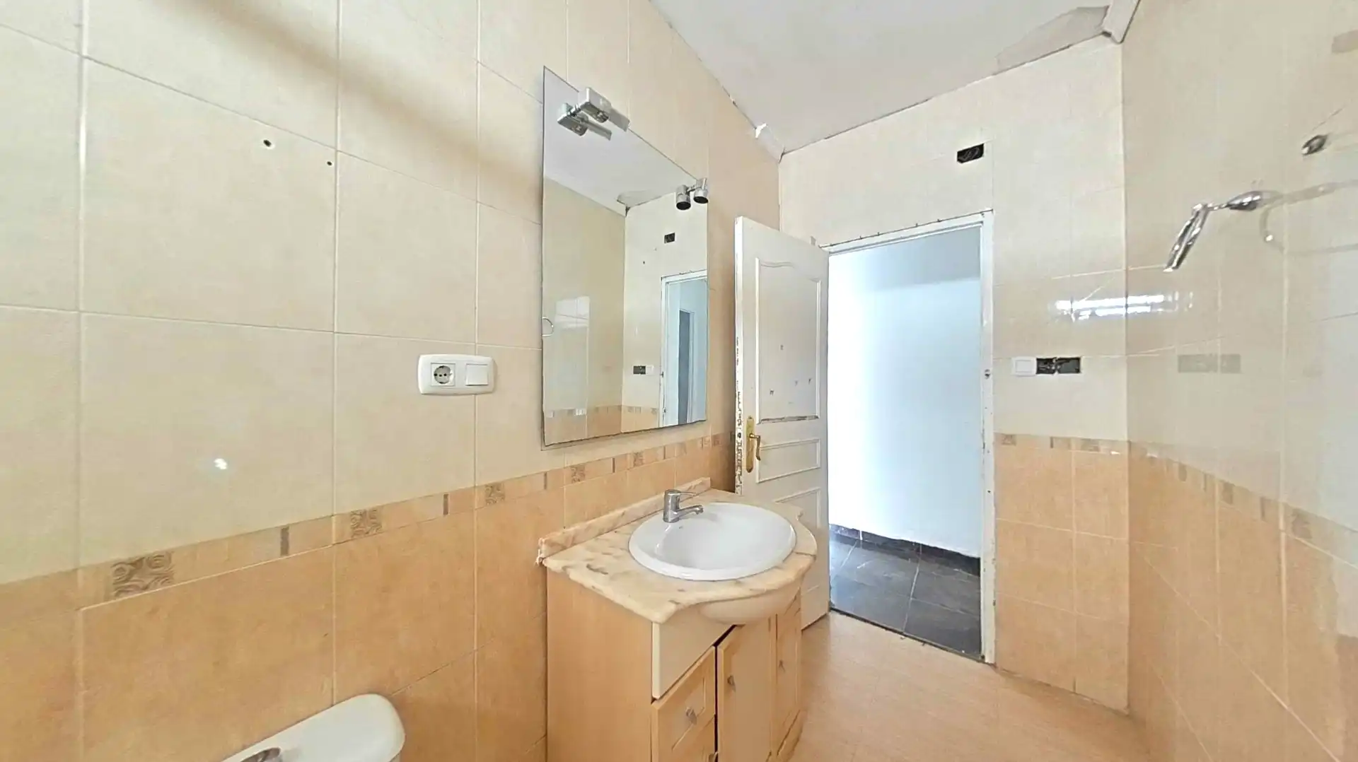 Baño de Casa o chalet en venta en Castellón de la Plana / Castelló de la Plana con Jardín privado, Terraza y Trastero