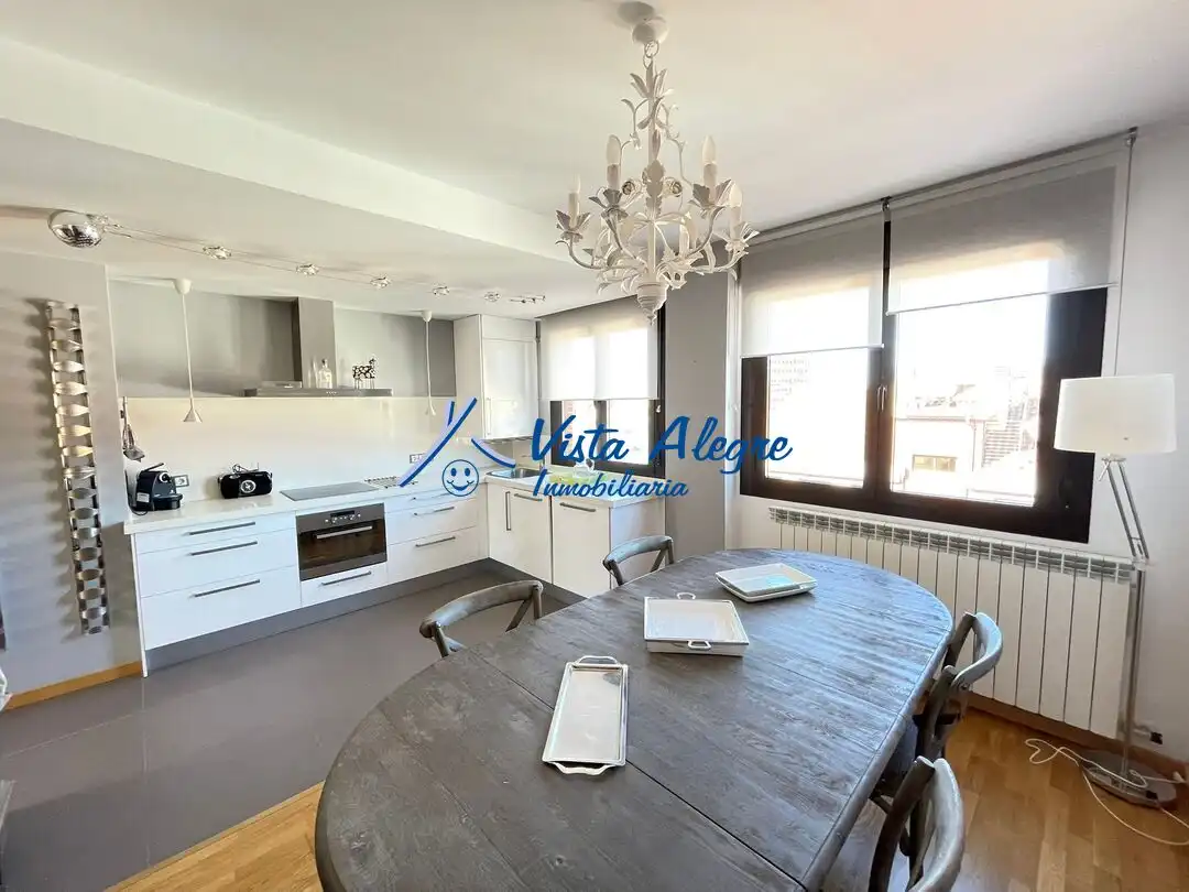 Cocina de Ático en venta en Haro con Calefacción, Parquet y Terraza