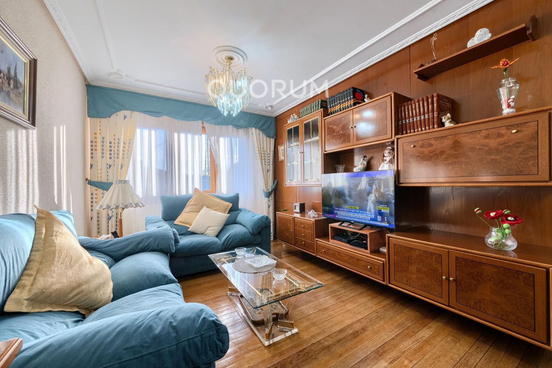 Living room of Flat for sale in Basauri   with Heating, Storage room and Furnished