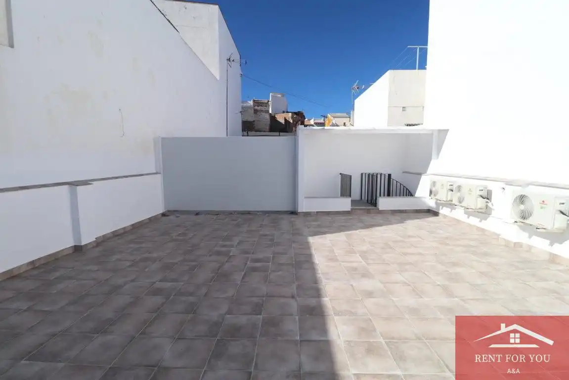 Terraza de Piso de alquiler en Alhaurín El Grande con Aire acondicionado y Terraza