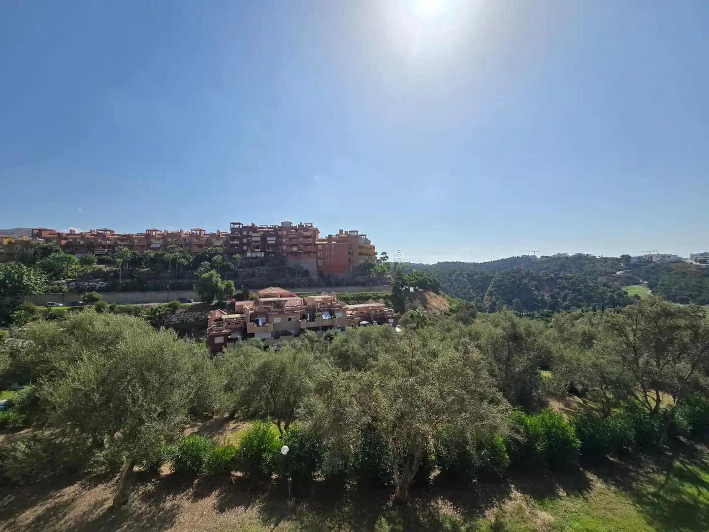 Vista exterior de Àtic en venda en Marbella amb Aire condicionat, Terrassa i Traster