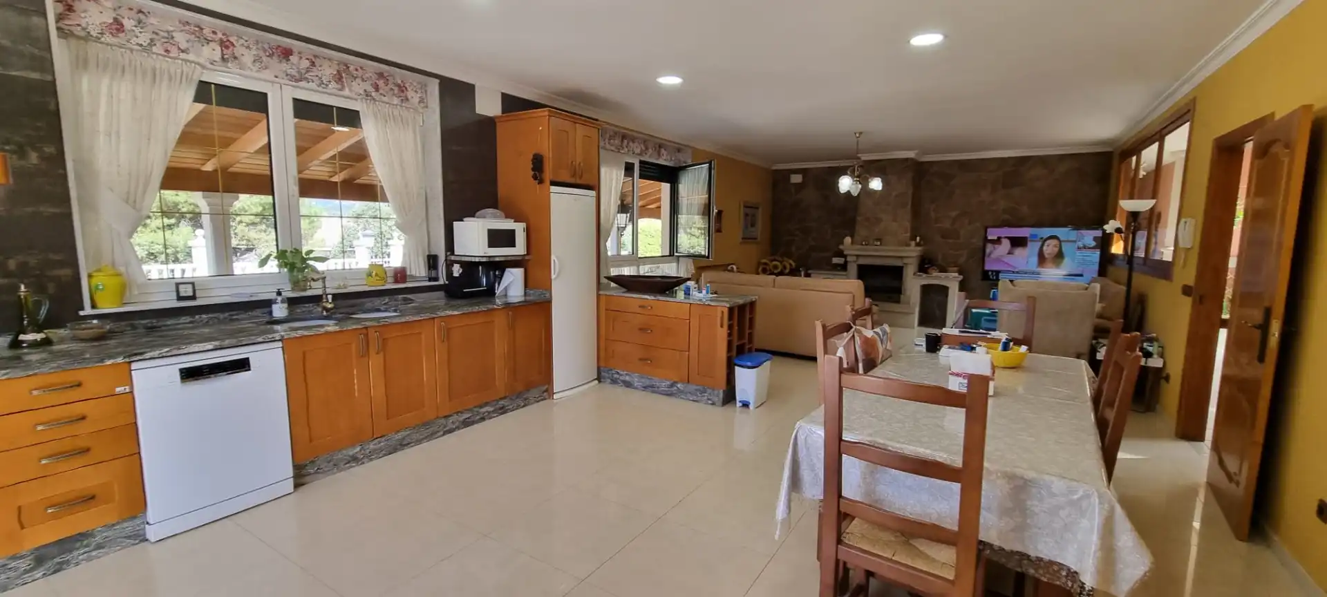 Cuina de Casa o xalet en venda en Moralzarzal amb Aire condicionat, Calefacció i Jardí privat