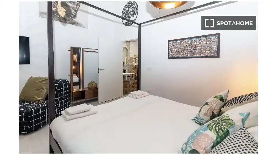 Habitación de Piso de alquiler en Valencia con Aire acondicionado, Calefacción y Amueblado