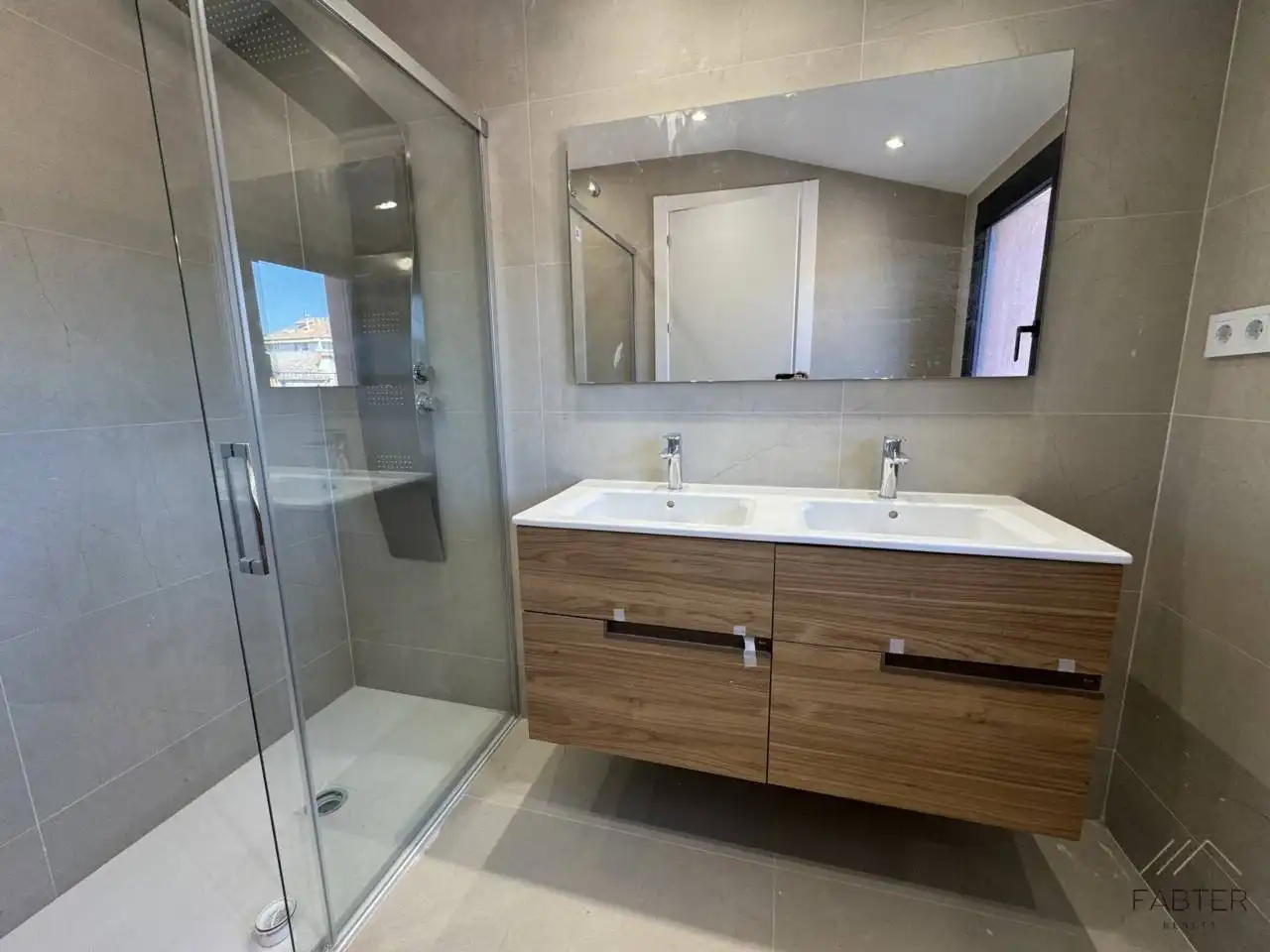 Baño de Dúplex en venta en Lliçà d'Amunt con Aire acondicionado, Calefacción y Parquet