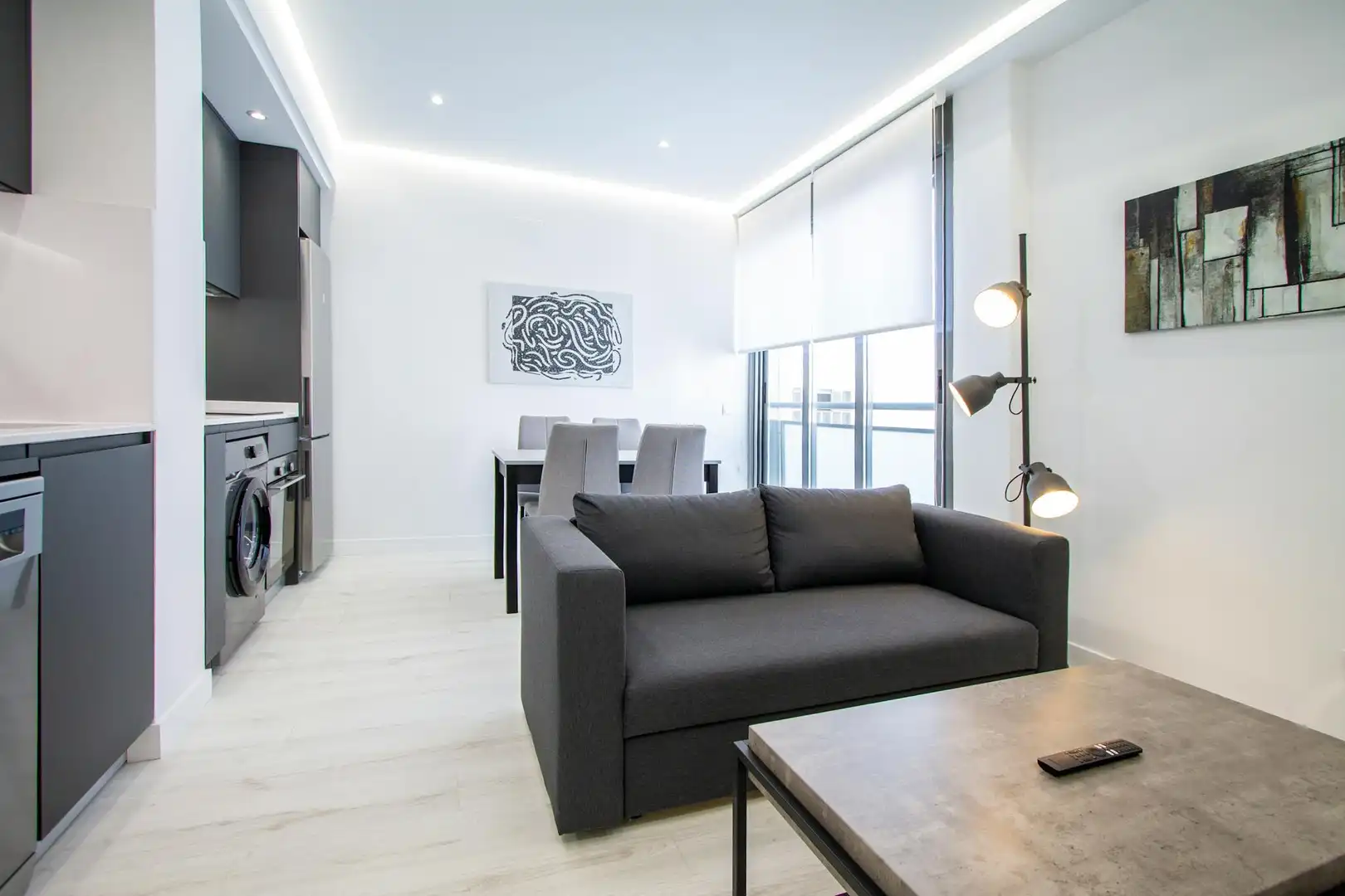 Living room of Flat for rent in Madrid  with Air Conditioner, Heating and Furnished