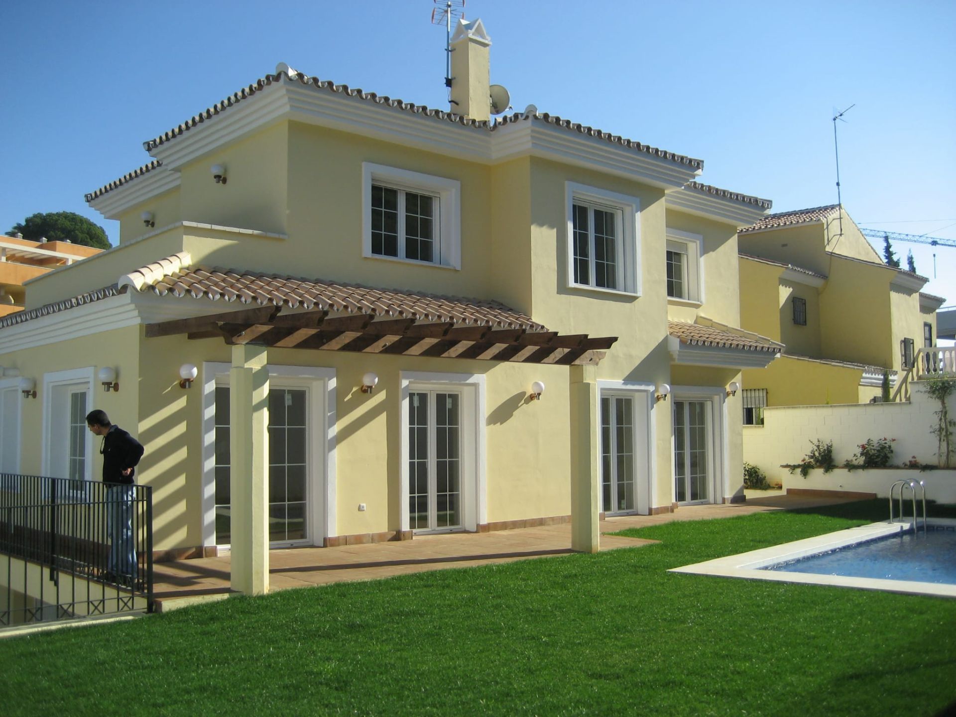 Vista exterior de Casa o xalet en venda en Rincón de la Victoria amb Aire condicionat, Calefacció i Jardí privat