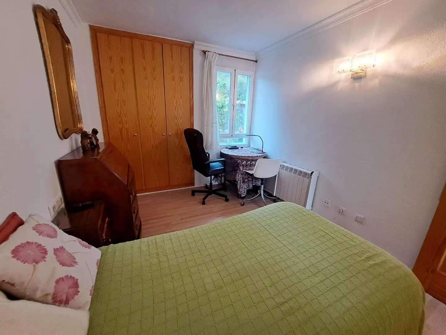 Schlafzimmer von Erdgeschoss zum Verkauf in Calvià mit Privatgarten, Parkett und Terrasse