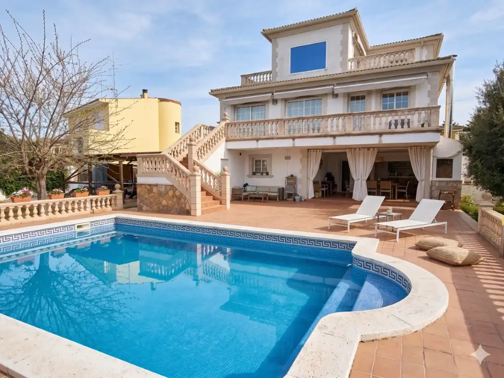 Chalet con terraza en venta en Calle Cap Blanc, imagen 2