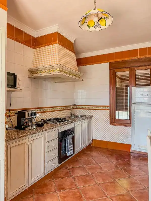 Cuina de Casa o xalet en venda en Algodonales amb Aire condicionat, Calefacció i Jardí privat