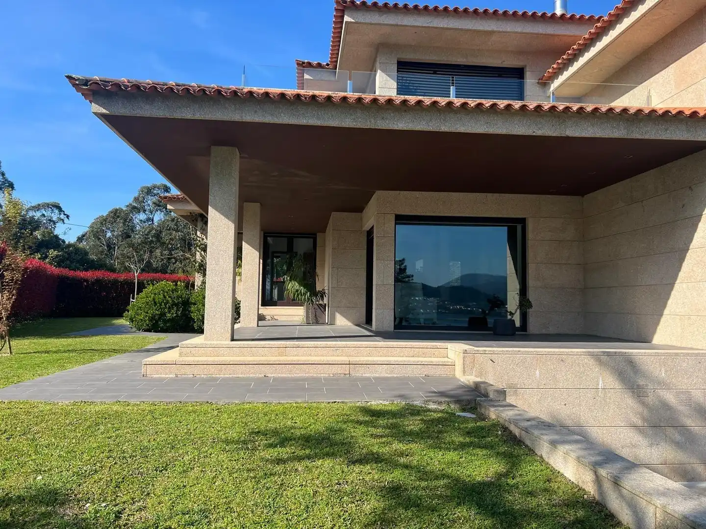 Vista exterior de Casa o chalet en venta en O Rosal   con Calefacción, Jardín privado y Terraza