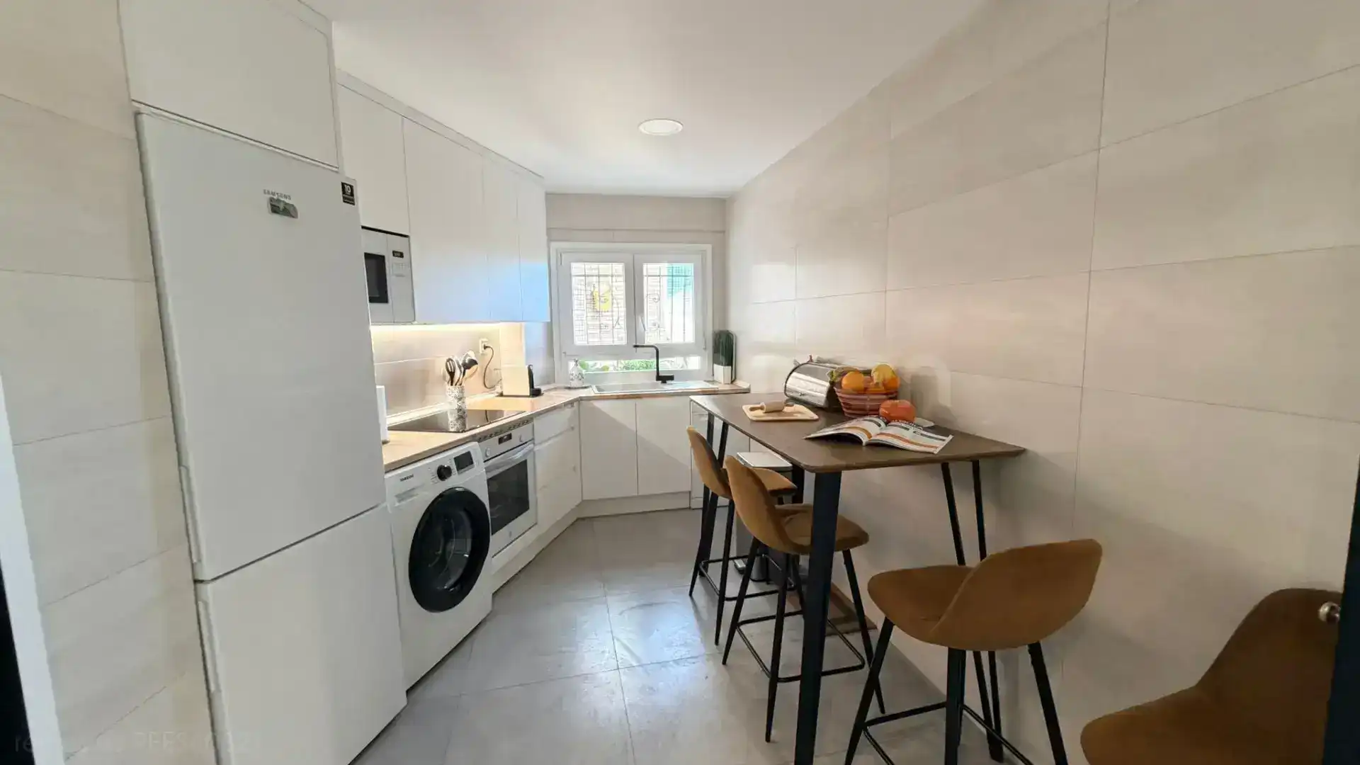 Kitchen of Flat for sale in Zaragoza  with Heating, Terrace and Furnished