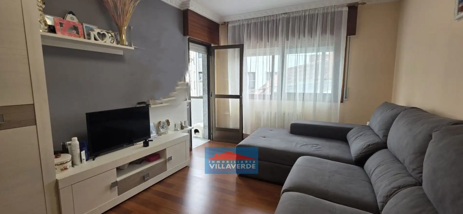 Living room of Flat for sale in Cangas   with Heating, Storage room and Furnished