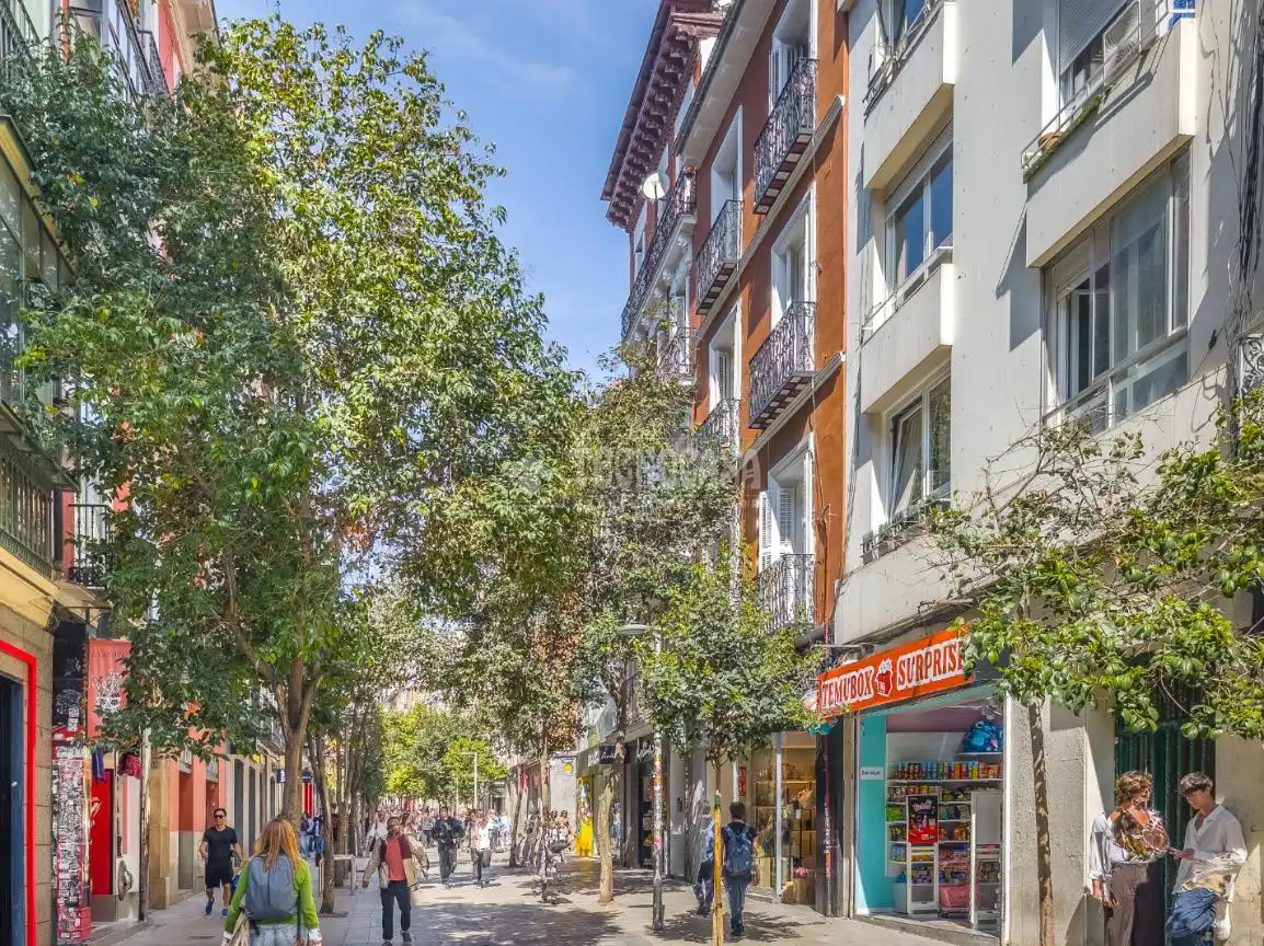 Vista exterior de Piso en venta en Madrid