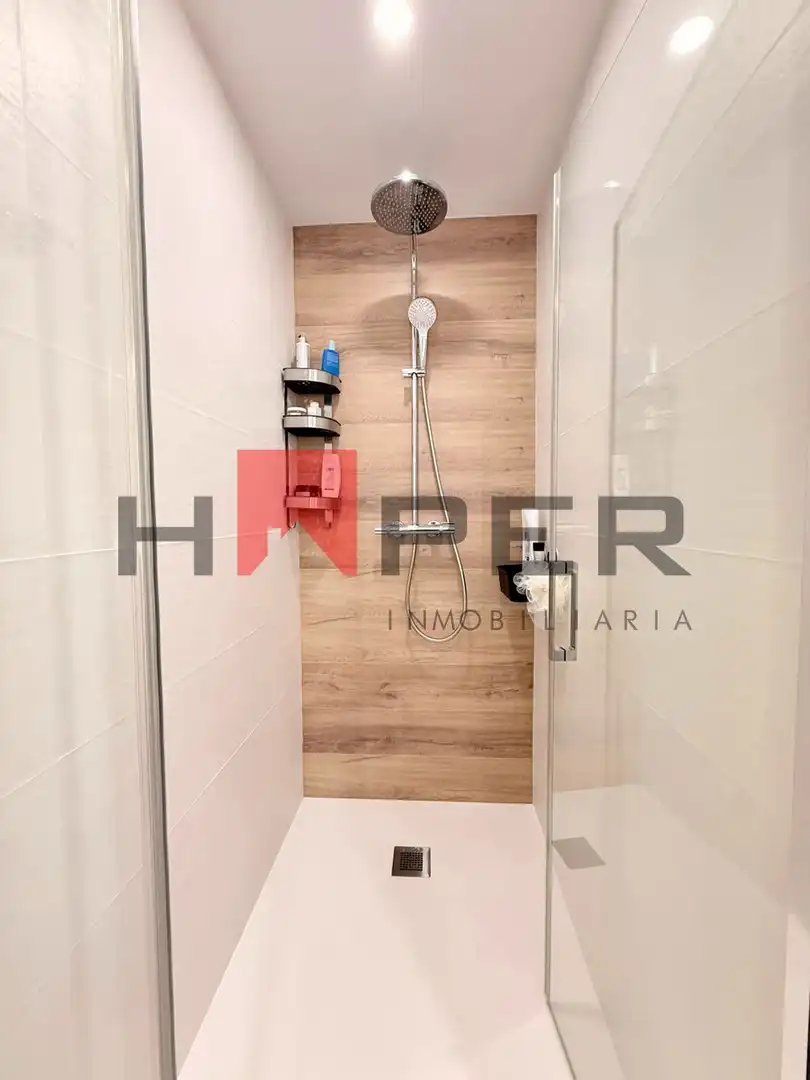 Bathroom of Flat for sale in El Prat de Llobregat  with Heating and Parquet flooring