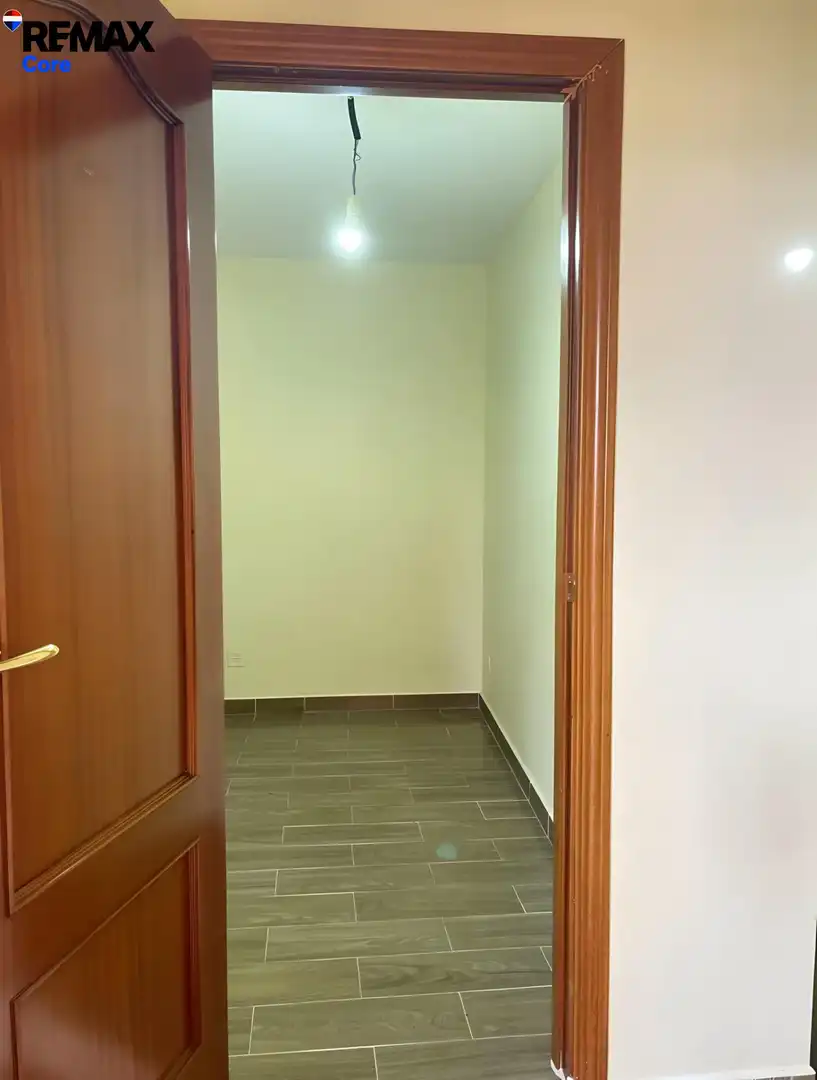 Einfamilien-Reihenhaus zum Verkauf in Montijo mit Klimaanlage, Heizung und Terrasse