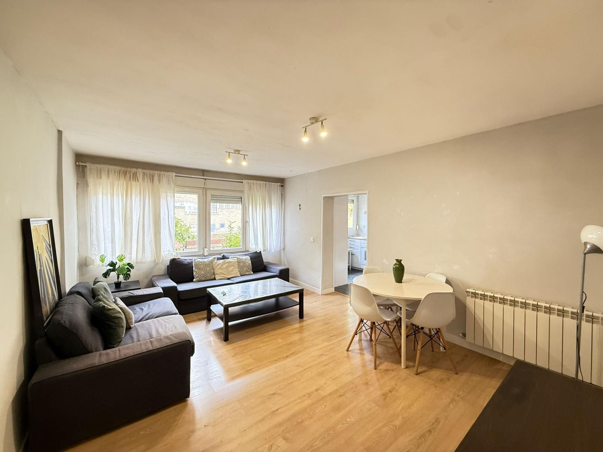 Sala de estar de Piso de alquiler en  Madrid Capital con Calefacción