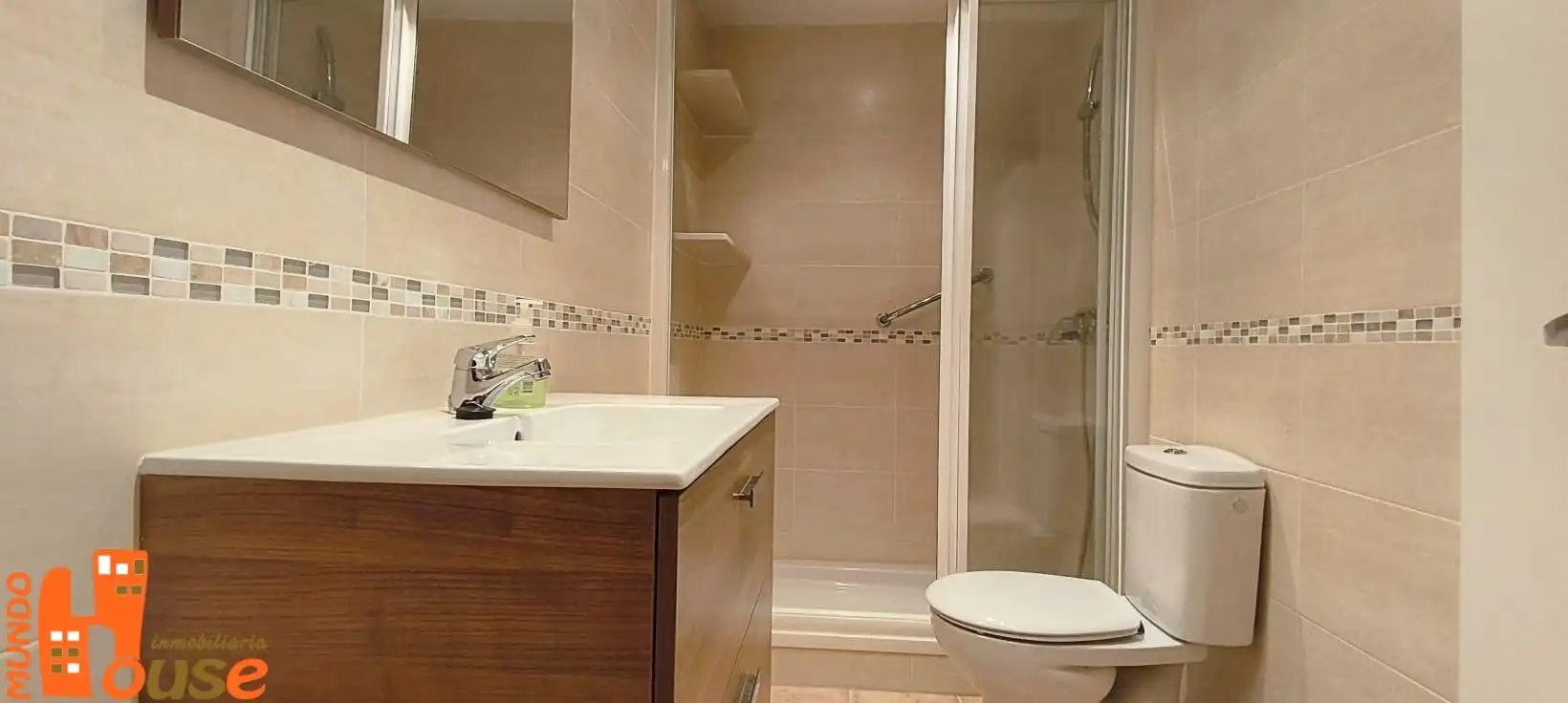 Baño de Piso en venta en Real Sitio de San Ildefonso con Calefacción, Terraza y Piscina comunitaria