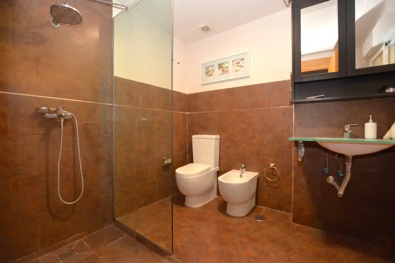 Bathroom of Buildings for sale in Sevilla