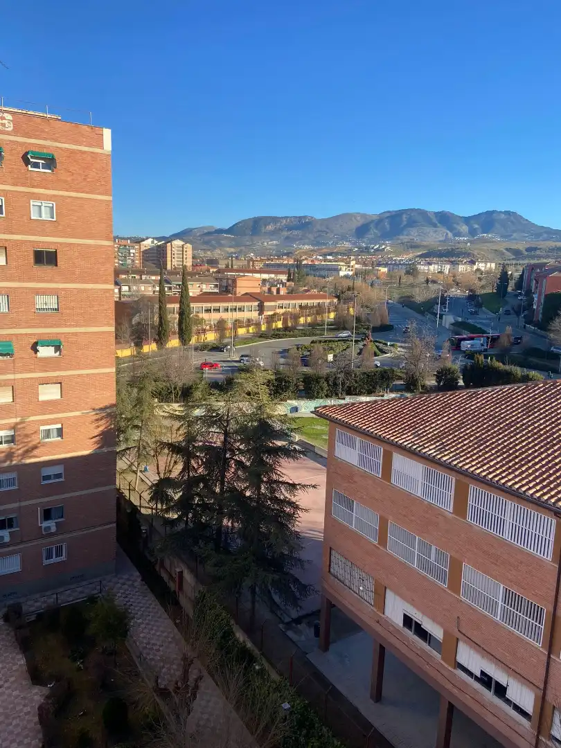 Vista exterior de Piso en venta en Granada con Terraza
