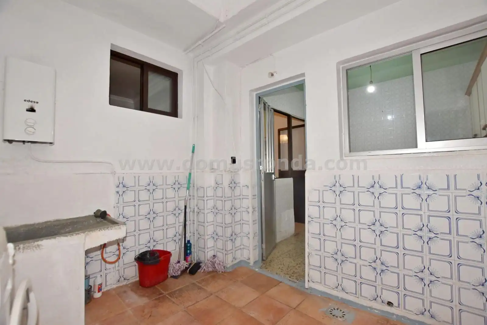 Bathroom of Houses for sale in Ronda